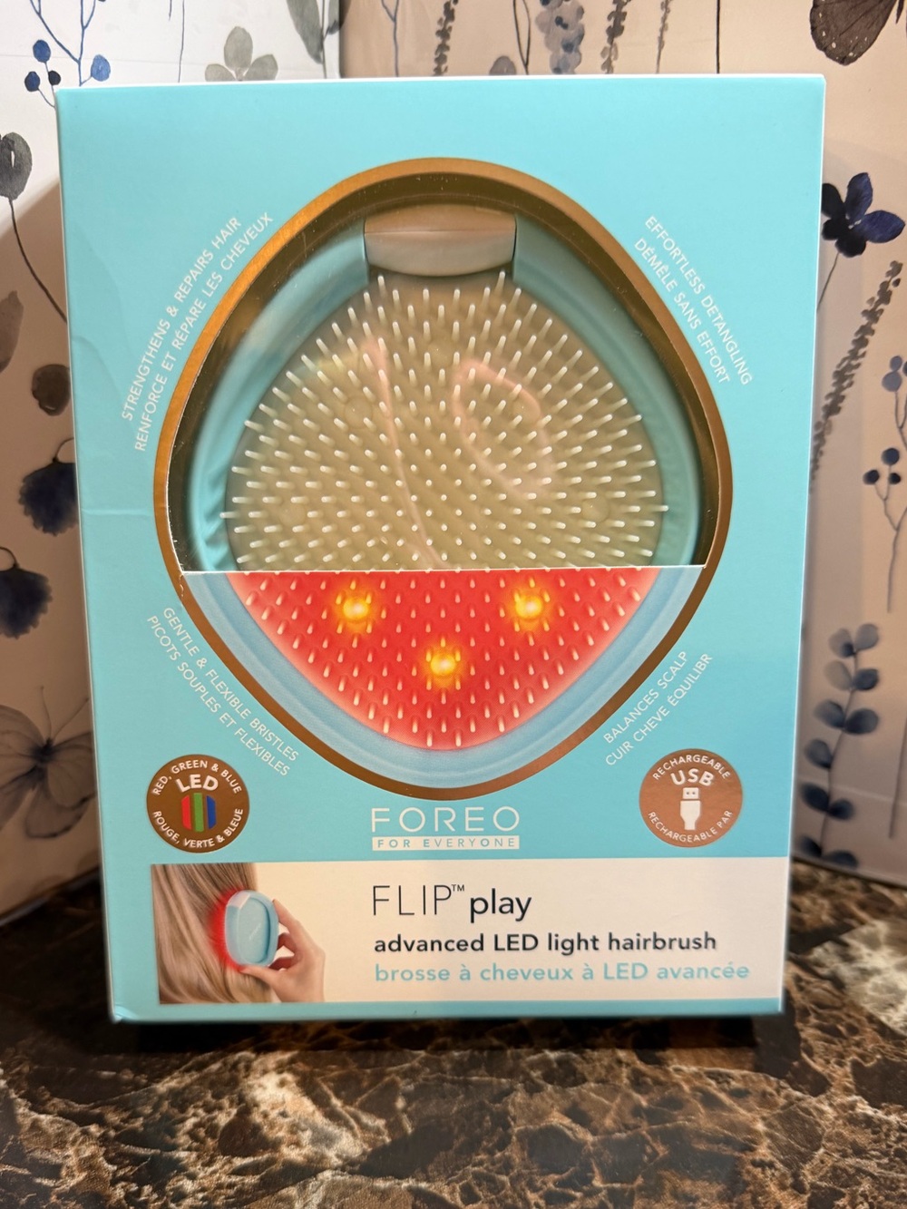 FOREO Flip play advanced LED light hairbrush